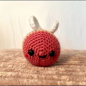 Crochet strawberry lemonade bee with strawberry butt patch